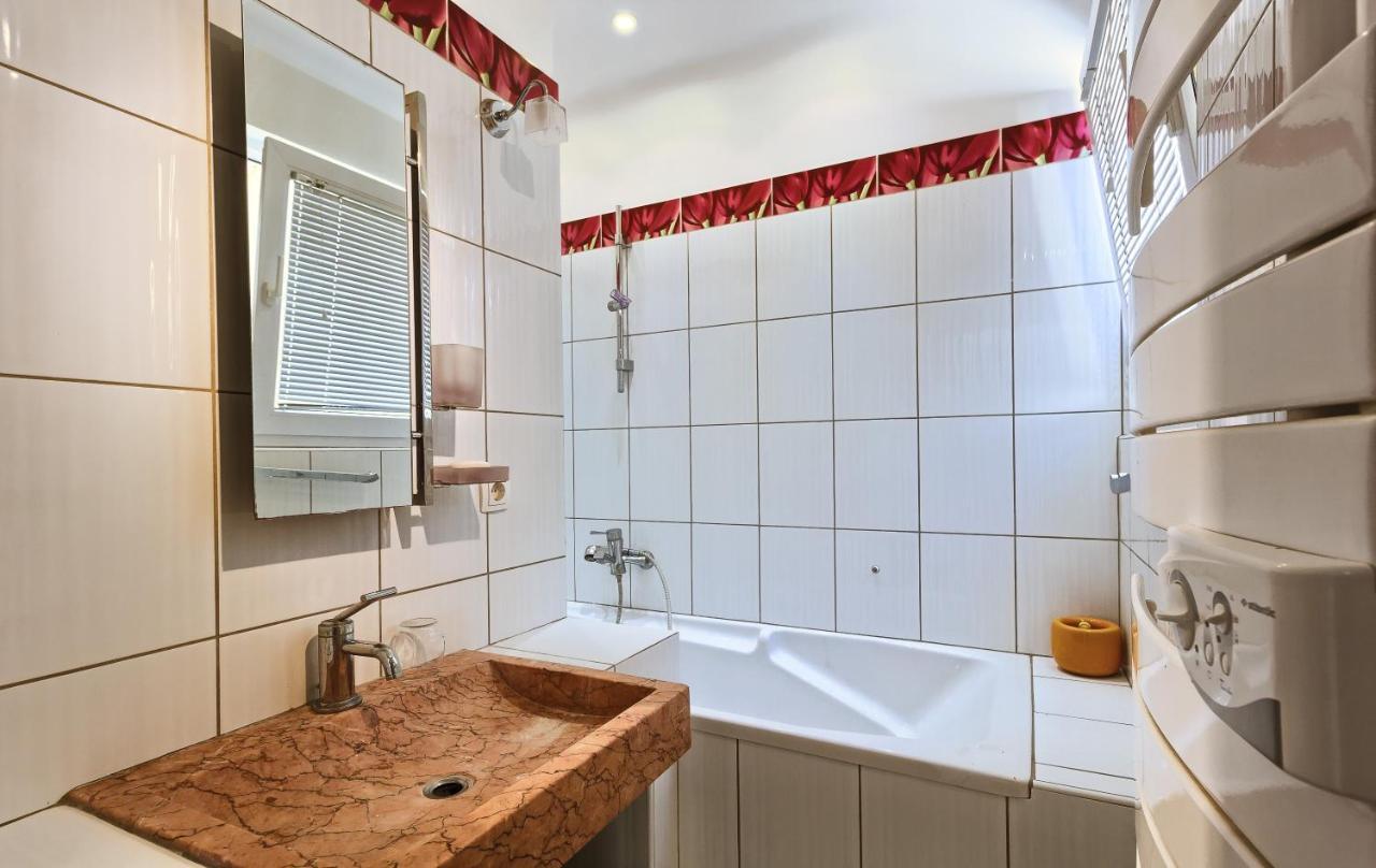Villa Unique Sur La Plage Pour Des Vacances Inoubliables En Famille Ou Entre Amis Pour 10 Personnes Slatine Dış mekan fotoğraf
