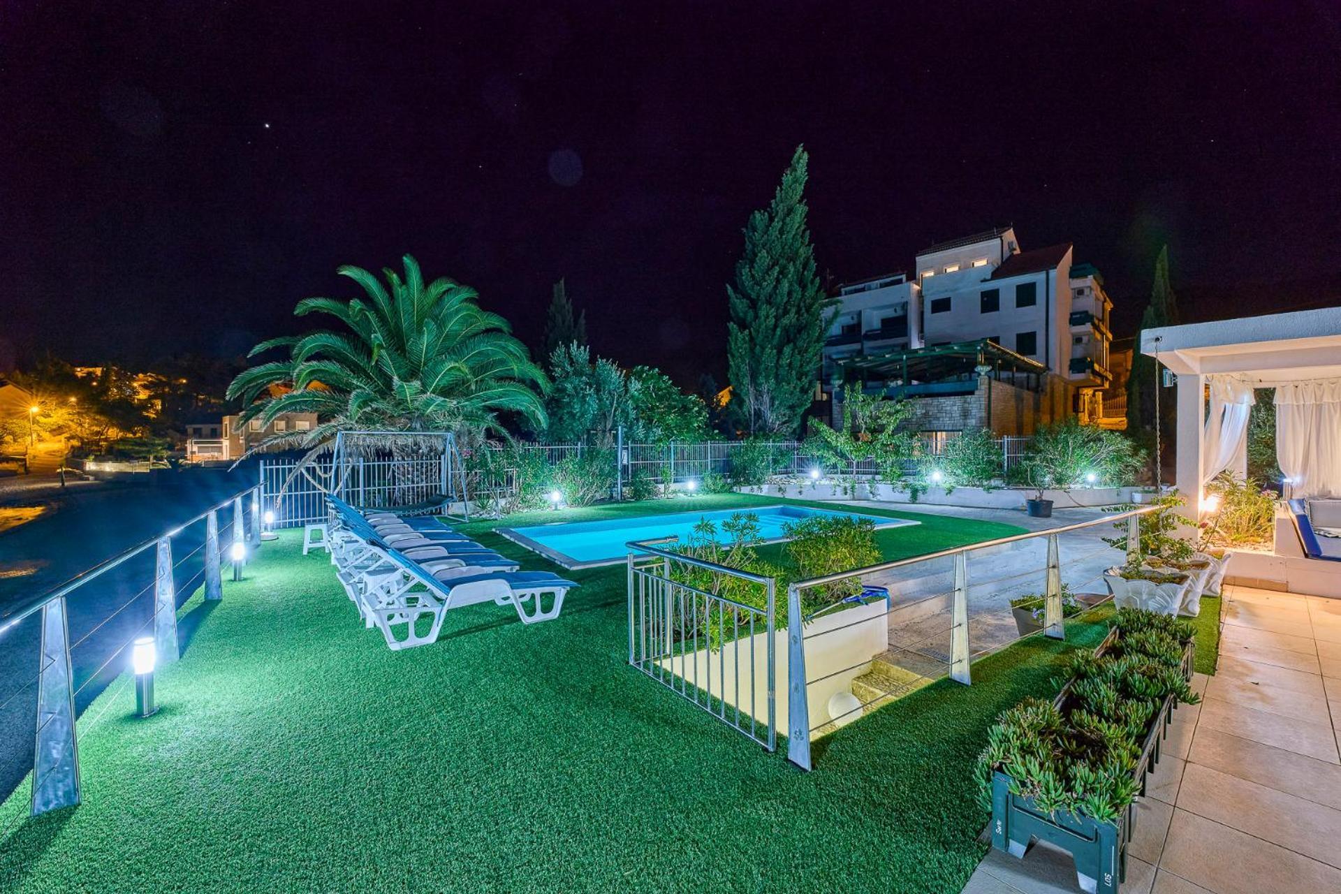 Villa Unique Sur La Plage Pour Des Vacances Inoubliables En Famille Ou Entre Amis Pour 10 Personnes Slatine Dış mekan fotoğraf