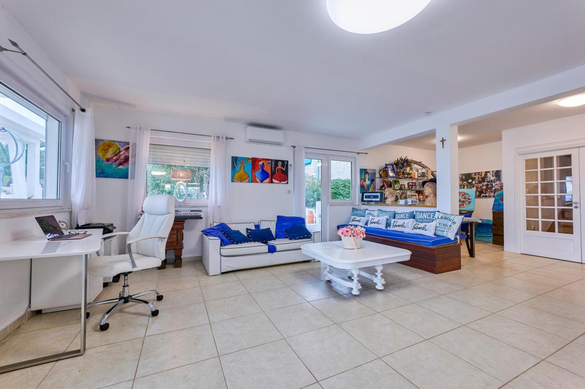 Villa Unique Sur La Plage Pour Des Vacances Inoubliables En Famille Ou Entre Amis Pour 10 Personnes Slatine Dış mekan fotoğraf