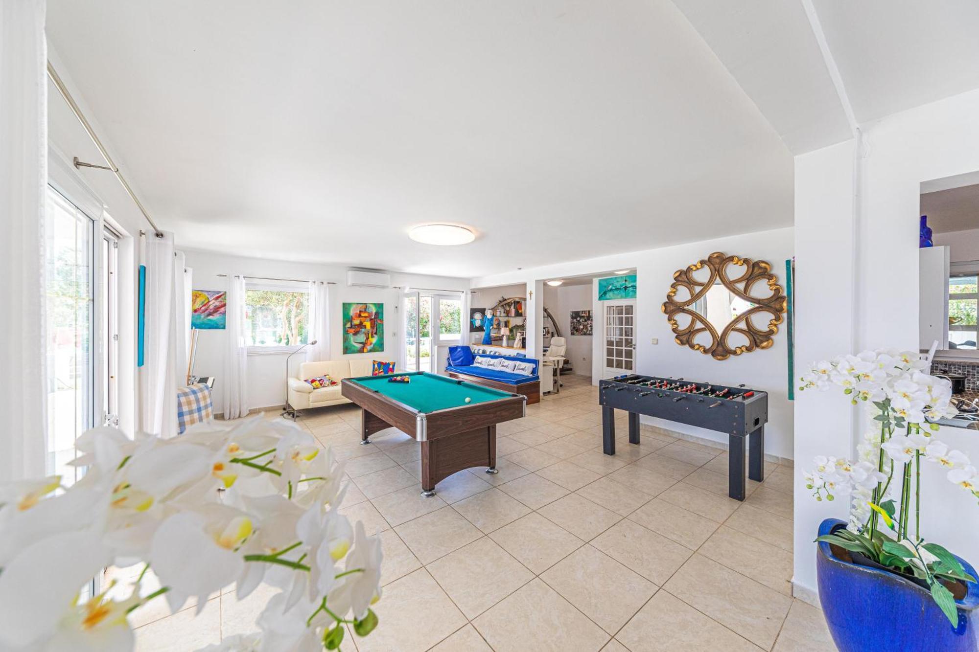 Villa Unique Sur La Plage Pour Des Vacances Inoubliables En Famille Ou Entre Amis Pour 10 Personnes Slatine Dış mekan fotoğraf